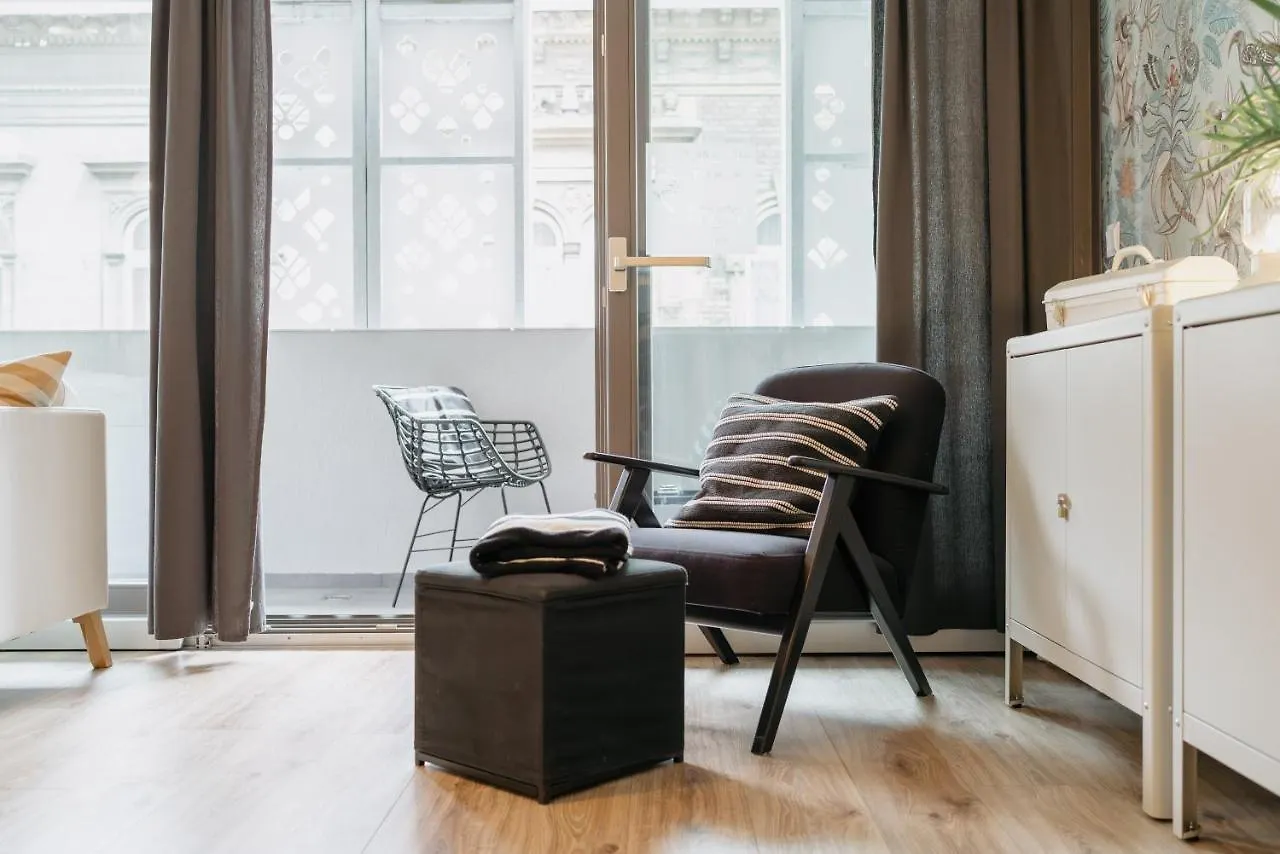 Monkey Suite Budapest Apartment